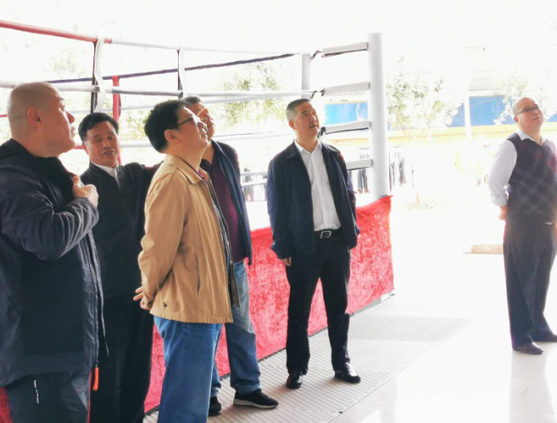 市政法委廖國峰（中）書記、湘潭市司法局局長黃鐵華、湘潭市法制辦監(jiān)察委吳建軍主任來校指導工作2.png
