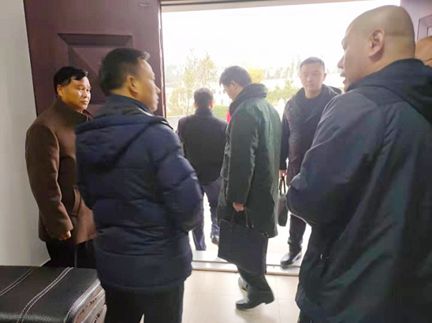 湘潭縣原政協(xié)副主席（段縣長(zhǎng)秘書(shū)）組織政法委、公安局、司法局、教育局等領(lǐng)導(dǎo)來(lái)?？疾觳徟倚＾k理“青少年專(zhuān)門(mén)教育學(xué)?！?.png