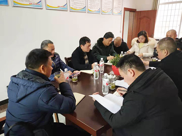 湘潭縣原政協(xié)副主席（段縣長(zhǎng)秘書(shū)）組織政法委、公安局、司法局、教育局等領(lǐng)導(dǎo)來(lái)校考察并審批我校辦理“青少年專(zhuān)門(mén)教育學(xué)?！?.png
